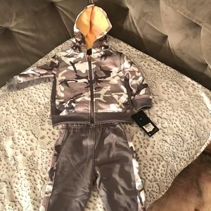 Brand new with tags Nike Therma Camo outfit 18mos